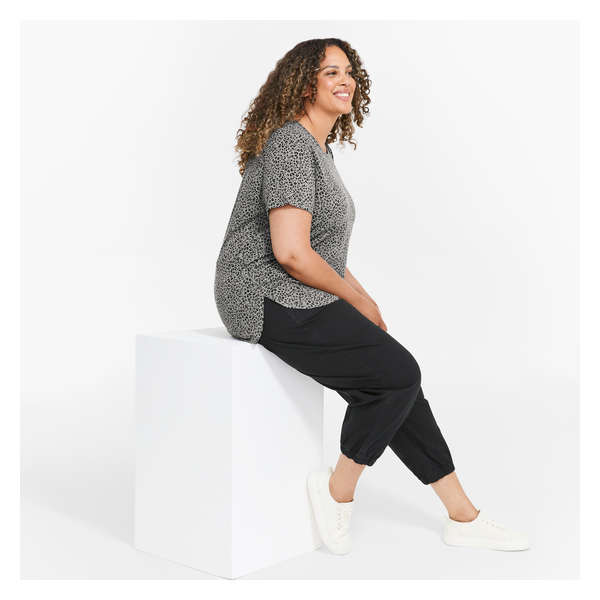 Women+ Printed Relaxed-Fit Tee - Charcoal Mix